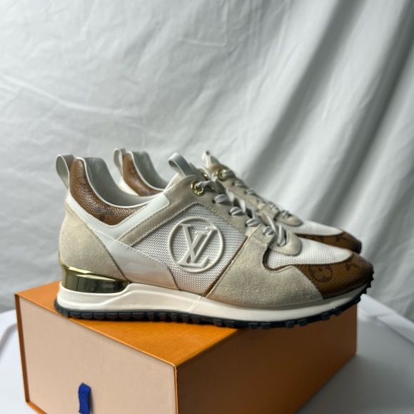 Louis Vuitton Women's Sneakers in Cream and Brown - Picture 1 of 3
